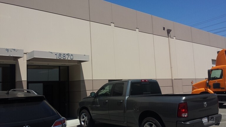 More Photos Of 16882 S Main St, Gardena Warehouse For Lease