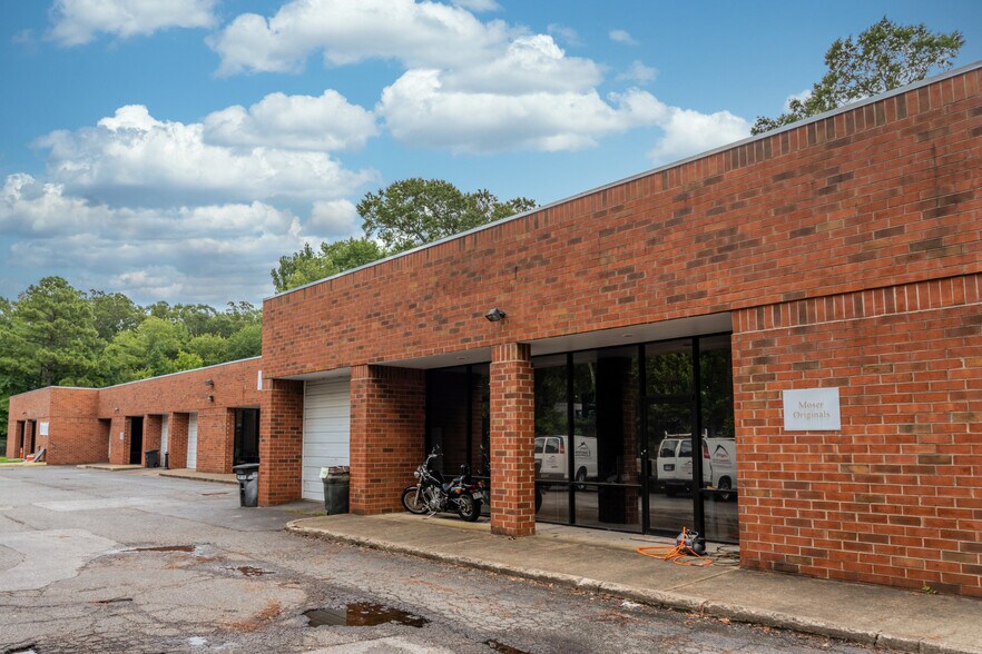More Photos Of 6290 Old Warwick Rd, Richmond Light Manufacturing For Lease