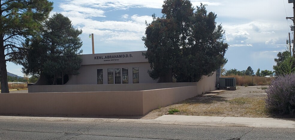 More Photos Of 901 E Roosevelt Ave, Grants Healthcare For Sale