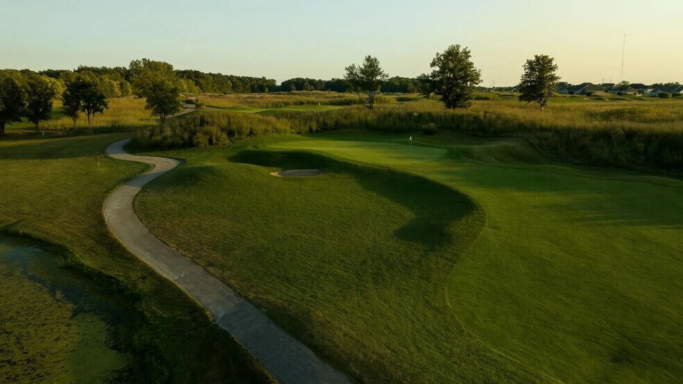 More Photos Of 3005 Noble Hawk Dr, Kendallville Sports And Entertainment For Sale