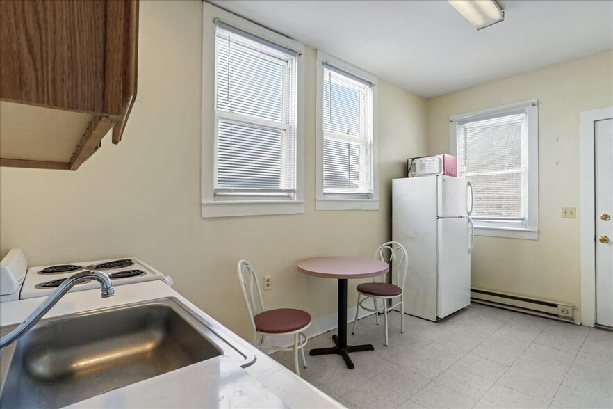 More Photos Of 229 E Union St, Cumberland Apartments For Sale