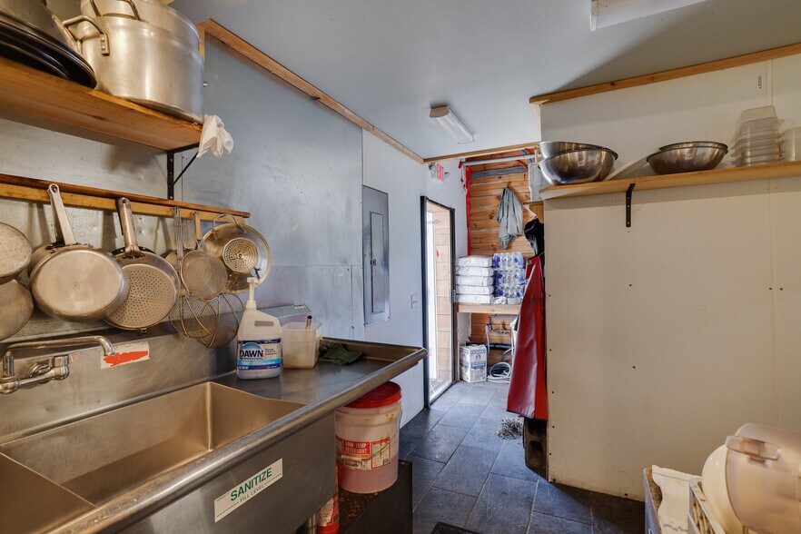 More Photos Of 121 Main Ave, Hawley Restaurant For Lease