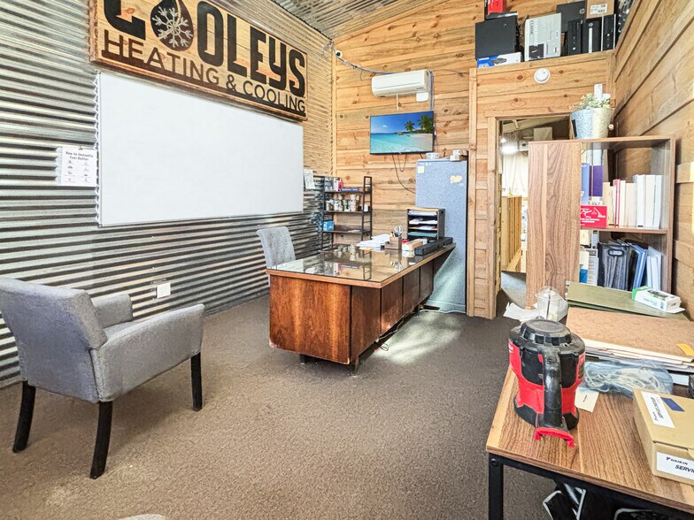 More Photos Of 350-352 E Bridge St, Hotchkiss Office For Lease