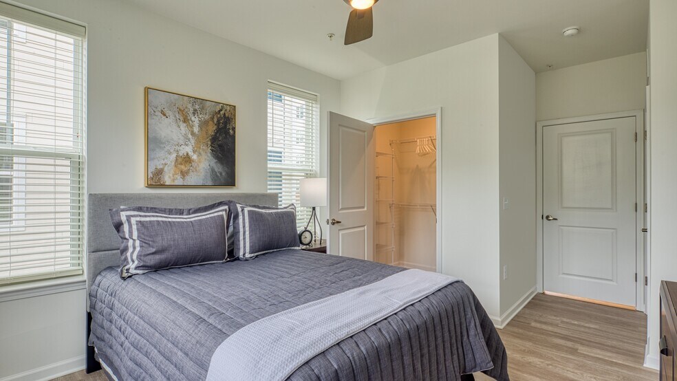 More Photos Of 5401 Commonwealth Centre Pky, Midlothian Apartments For Sale