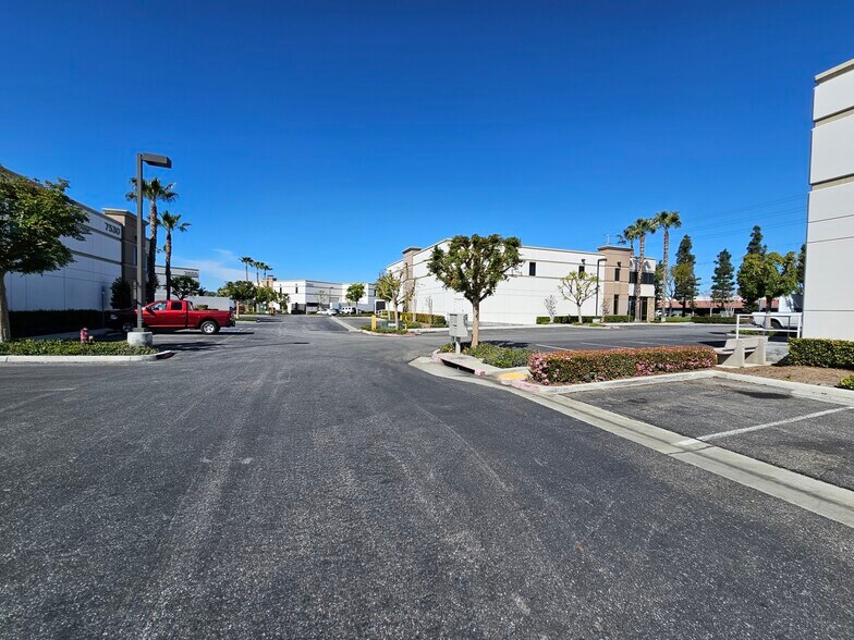 More Photos Of 7530 Jurupa Ave, Riverside Warehouse For Lease