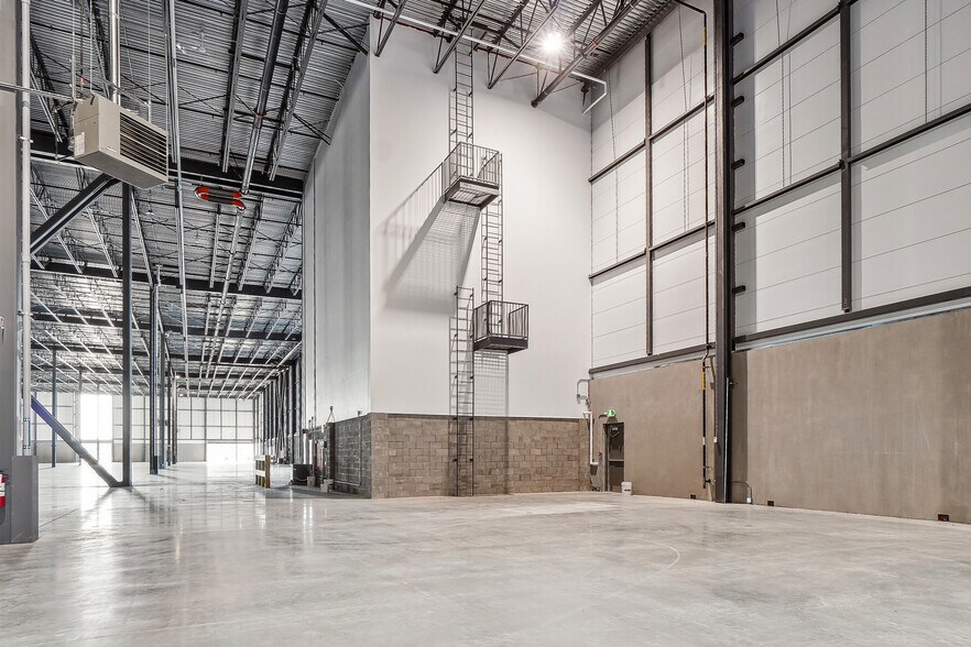 More Photos Of 900 Rue Turnbull, Beauharnois Unknown For Lease