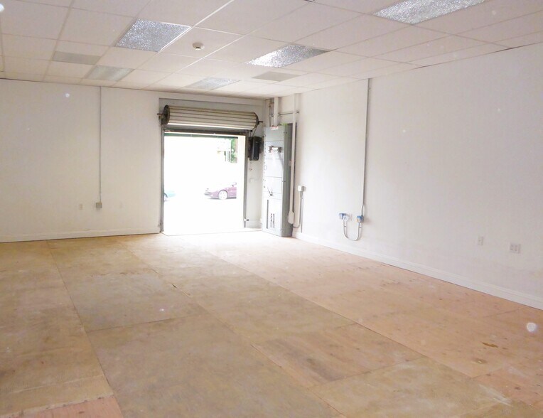 More Photos Of 623-625 S Myrtle Ave, Monrovia Storefront For Lease