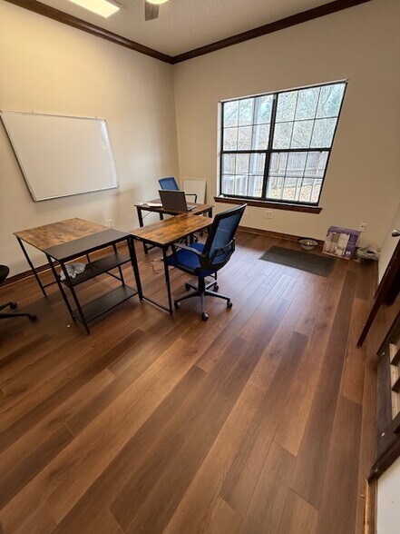 More Photos Of 7840 Pine Forest Rd, Pensacola Office For Sale