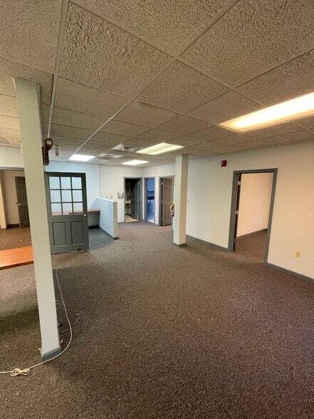 More Photos Of 769 S Main St, Manchester Office For Lease