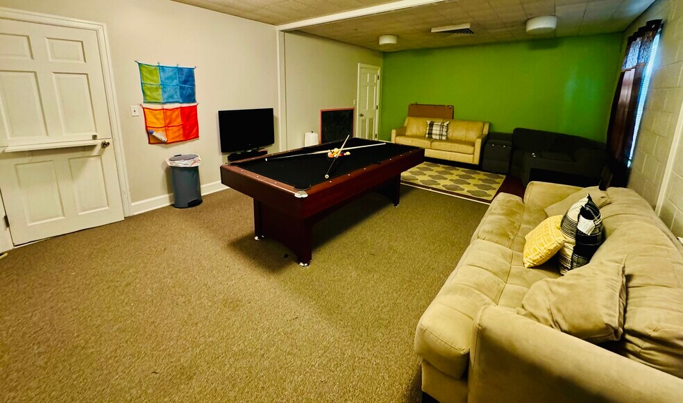 More Photos Of 2340 Rossville Blvd, Chattanooga Religious Facility For Lease