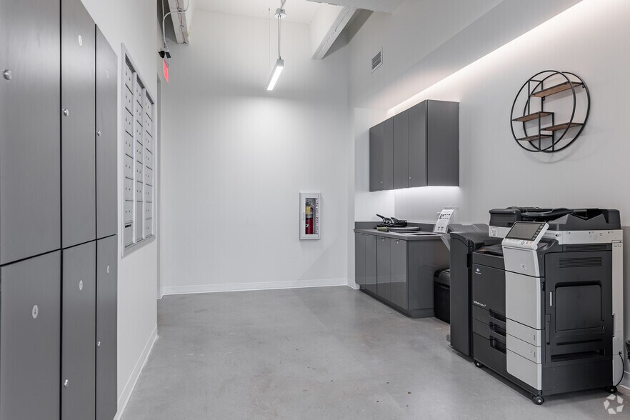 More Photos Of 121 Perimeter Ctr W, Atlanta Coworking Space