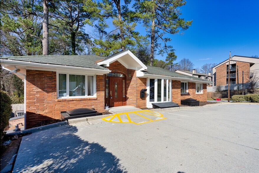 More Photos Of 3136 Clairmont Rd NE, Brookhaven Medical For Sale