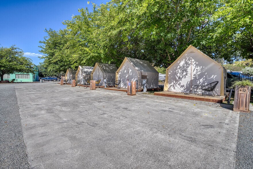 More Photos Of 2985 Lakeshore Blvd, Upper Lake Manufactured Housing Mobile Home Park For Sale