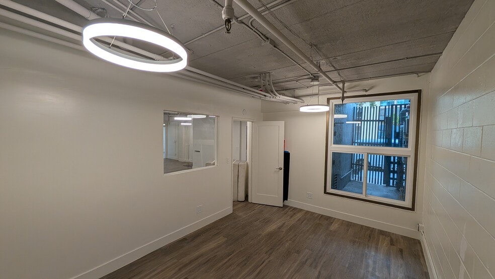 More Photos Of 2990 Mission Blvd, San Diego Office Residential For Lease