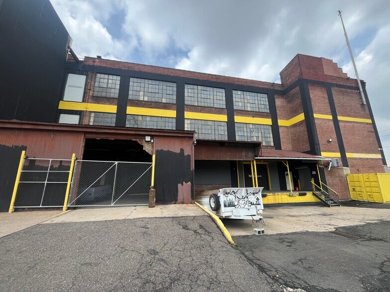 More Photos Of 1850 E Sedgley Ave, Philadelphia Manufacturing For Sale