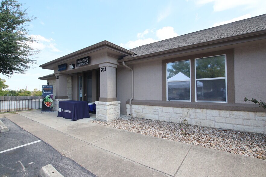 More Photos Of 1508 Dessau Ridge Ln, Austin Medical For Sale