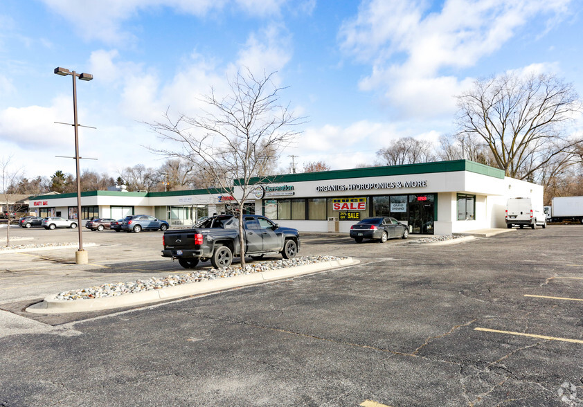 Primary Photo Of 319-325 S Waverly Rd, Lansing Unknown For Lease