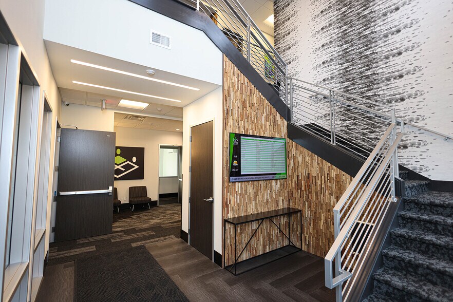 Primary Photo Of 712 Adams St, Carmel Coworking Space