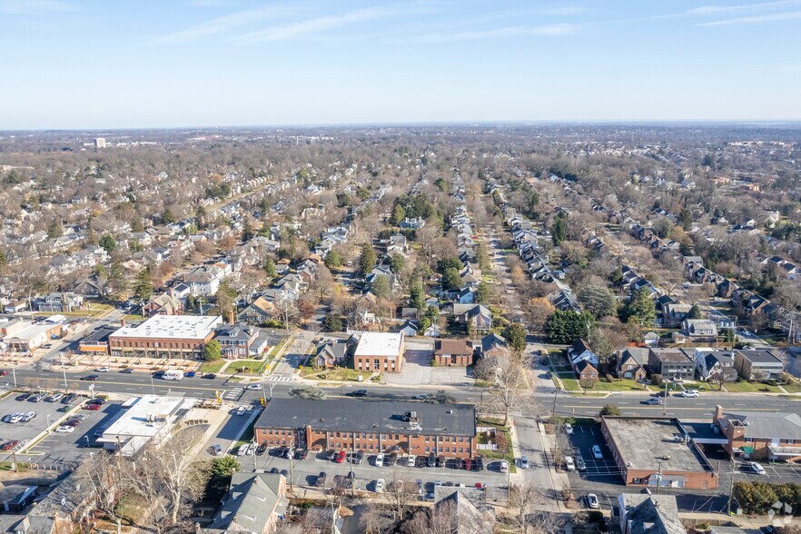 More Photos Of 6607 York Rd, Baltimore Office For Sale