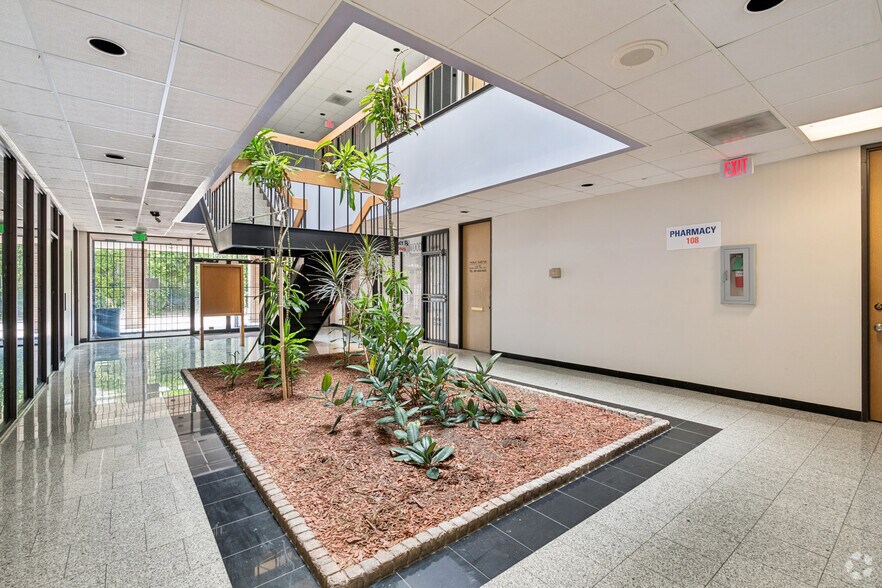 More Photos Of 8240 Antoine Dr, Houston Medical For Sale