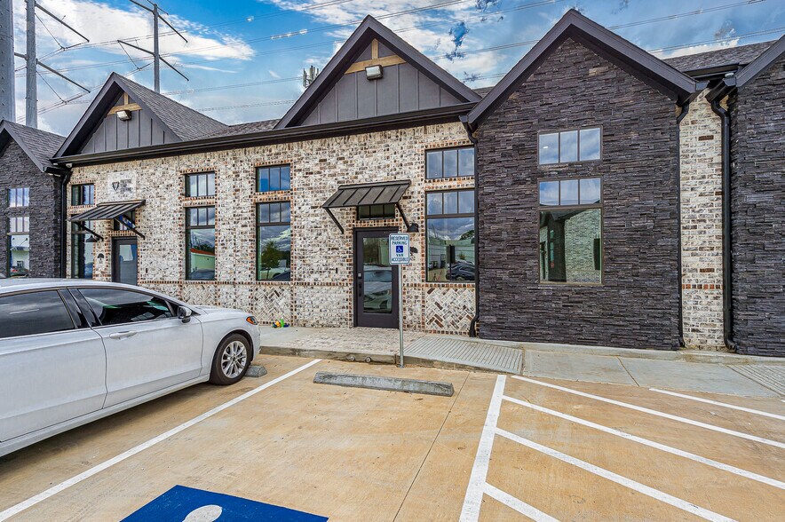 Primary Photo Of 2035 N Mason Dr, Katy Medical For Lease