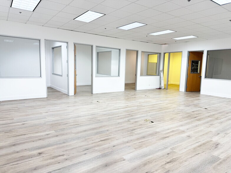More Photos Of 9660-9690 Research Dr, Irvine Warehouse For Lease