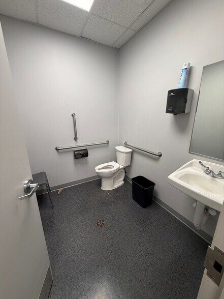 More Photos Of 540 W Shawnee St, Muskogee Freestanding For Lease