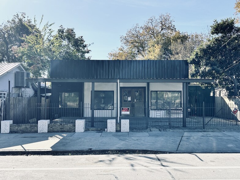 Primary Photo Of 720 E Mistletoe Ave, San Antonio Restaurant For Lease