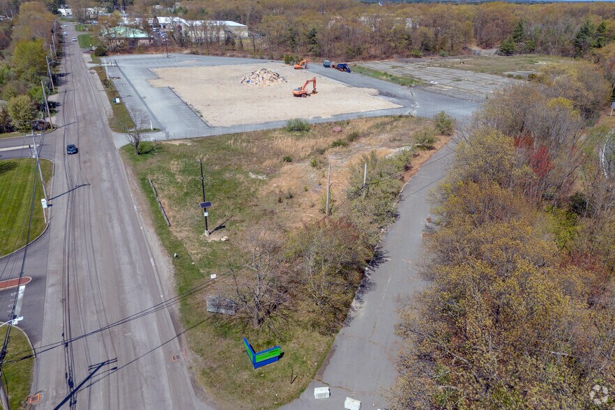 More Photos Of 15 John L Dietsch Blvd, North Attleboro Manufacturing For Sale