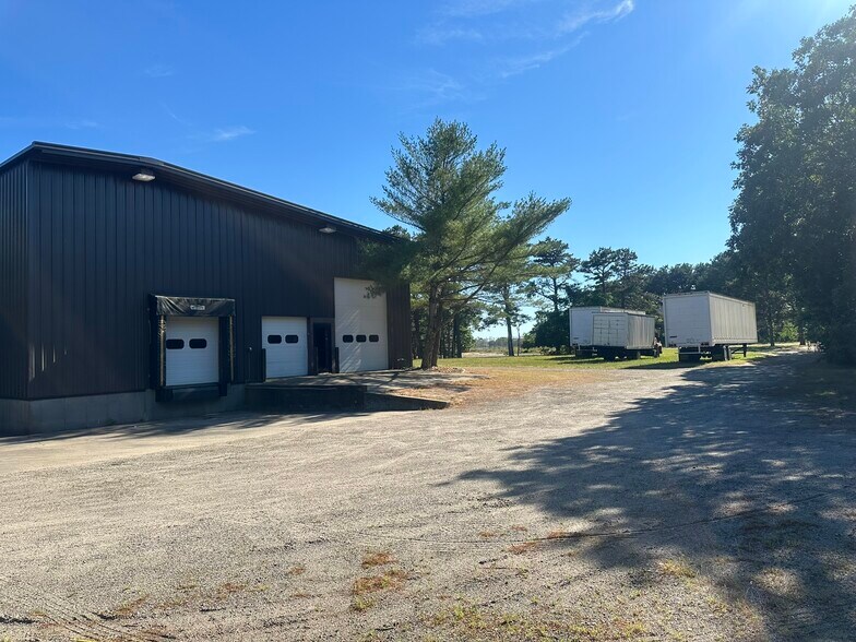 More Photos Of 22 A St, Edgartown Warehouse For Sale