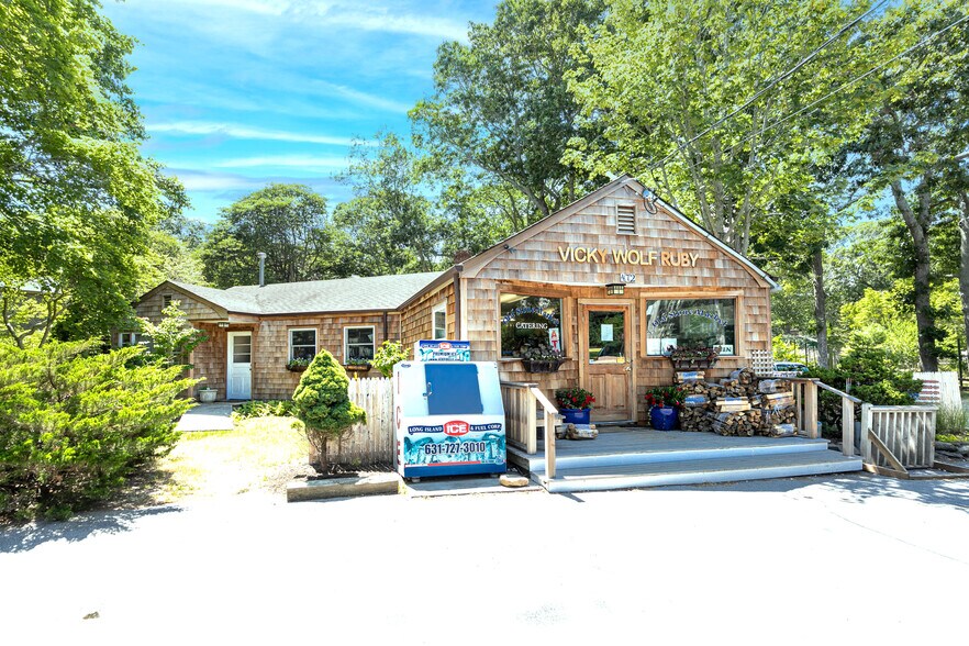 More Photos Of 472 Old Stone Hwy, East Hampton Storefront Retail Residential For Sale