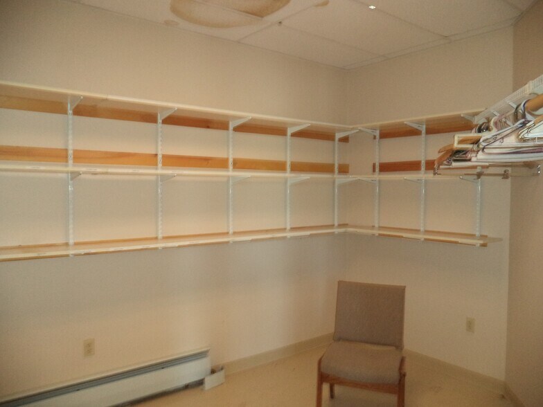 More Photos Of 187 Hampstead Rd, Derry Specialty For Sale