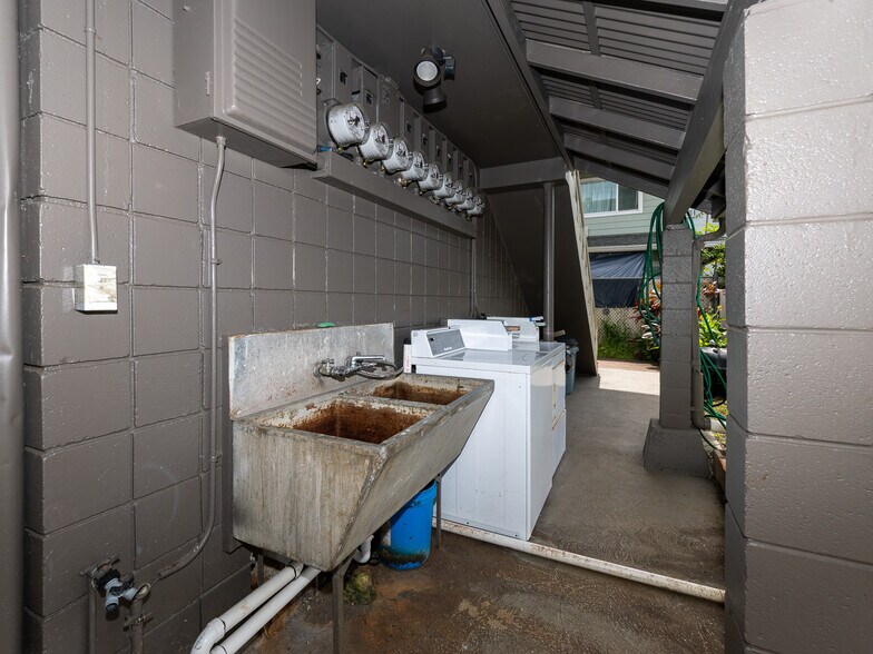 More Photos Of 1213 Matlock Ave, Honolulu Apartments For Sale