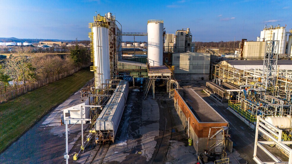 More Photos Of 4250 Bells Ln, Louisville Manufacturing For Sale
