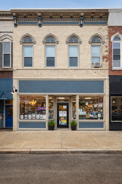 Primary Photo Of 116 N Bridge St, Chippewa Falls General Retail For Lease