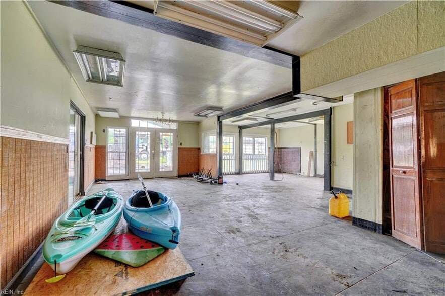 More Photos Of 36465 General Mahone Blvd, Ivor Service For Sale