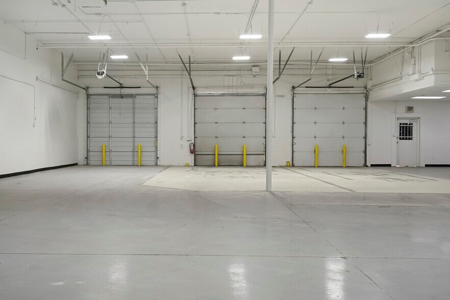More Photos Of 5981 Marion Dr, Denver Warehouse For Sale