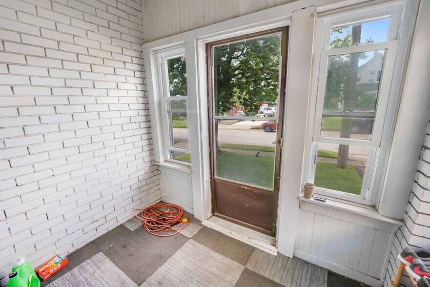 More Photos Of 5371 Huron St, Niagara Falls Apartments For Sale