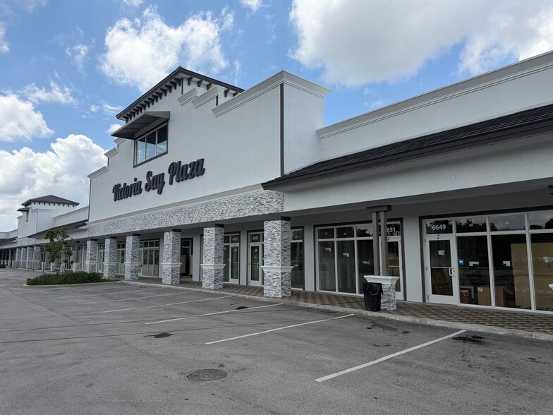 More Photos Of 6601 Stirling Rd, Davie Storefront For Lease