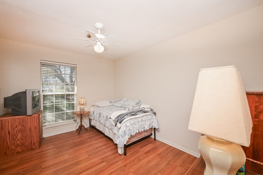 More Photos Of 18910 Carrot St, Spring Trailer Camper Park For Sale