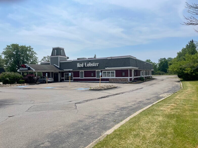 More Photos Of 7540 Transit Rd, Amherst Restaurant For Sale