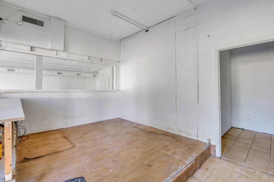 More Photos Of 2203 Skidaway Rd, Savannah Freestanding For Sale