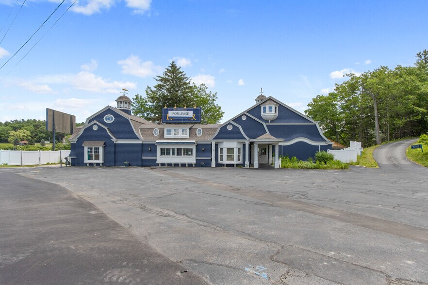More Photos Of 1335 US ROUTE 1, Yarmouth Restaurant For Sale