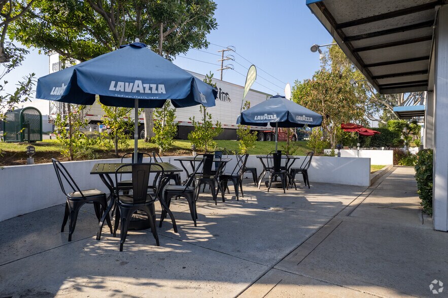 More Photos Of 901 W Victoria St, Compton Unknown For Lease