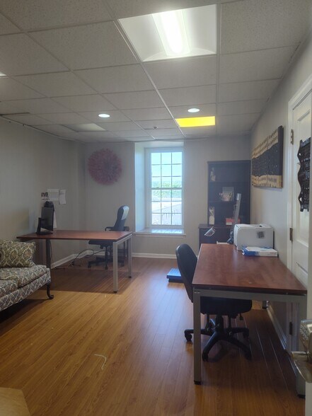 More Photos Of 50 S Pickett St, Alexandria Medical For Sale