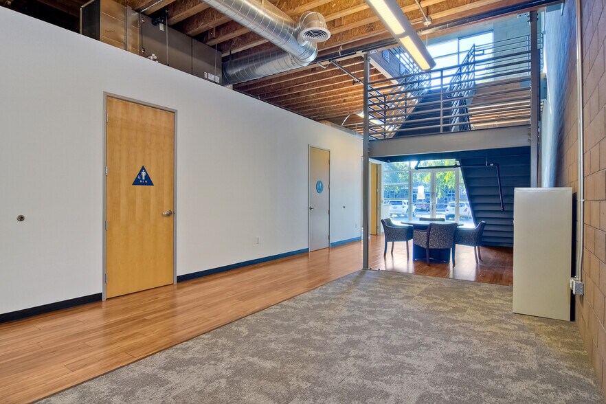 More Photos Of 2540-2546 Gateway Rd, Carlsbad Unknown For Lease