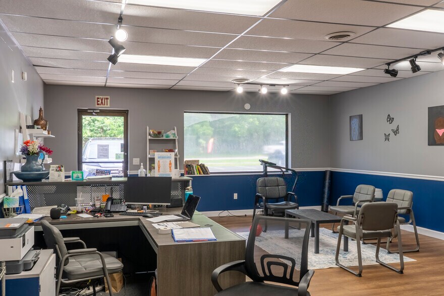 More Photos Of 1785 Georgia Rd, Franklin Freestanding For Sale