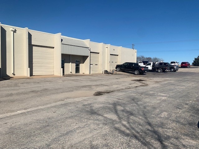 More Photos Of 3920 Classen Blvd, Norman Industrial For Lease
