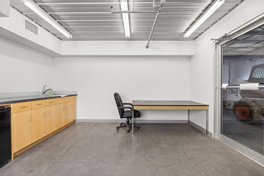 More Photos Of 261211 Wagon Wheel Way, Rocky View No 44 Light Manufacturing For Sale