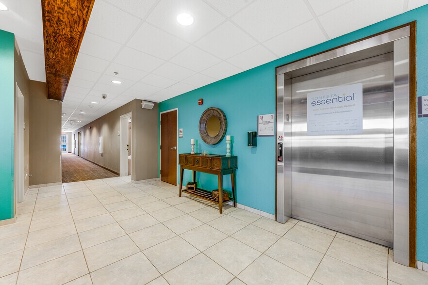 More Photos Of 20 Southland Dr, Fairmont Hotel For Sale